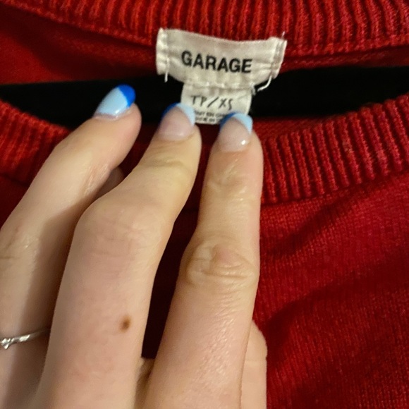 Red cropped sweater - Picture 3 of 3